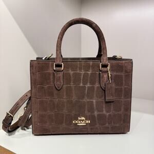Last 1‼️Coach Maggie Small Tote Bag CCC71 embossed crocodile/Gold/Maple